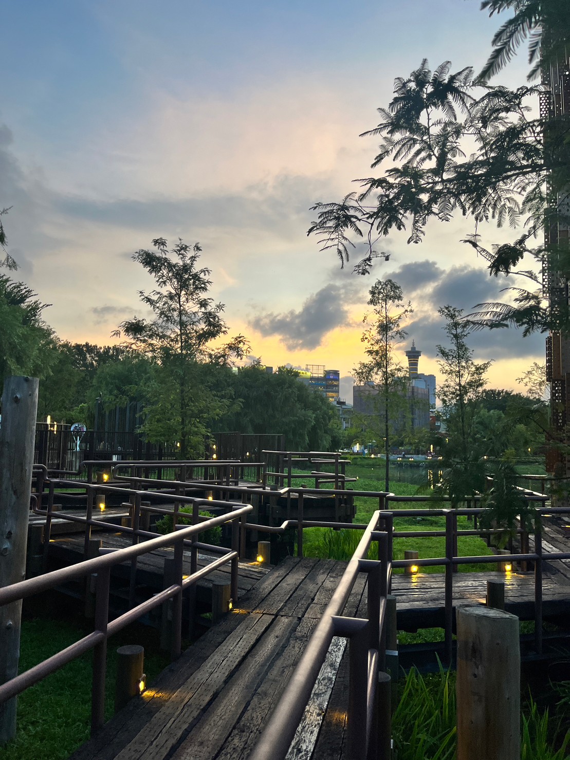 Enjoy the Enjoy the view of the Yongquan Park