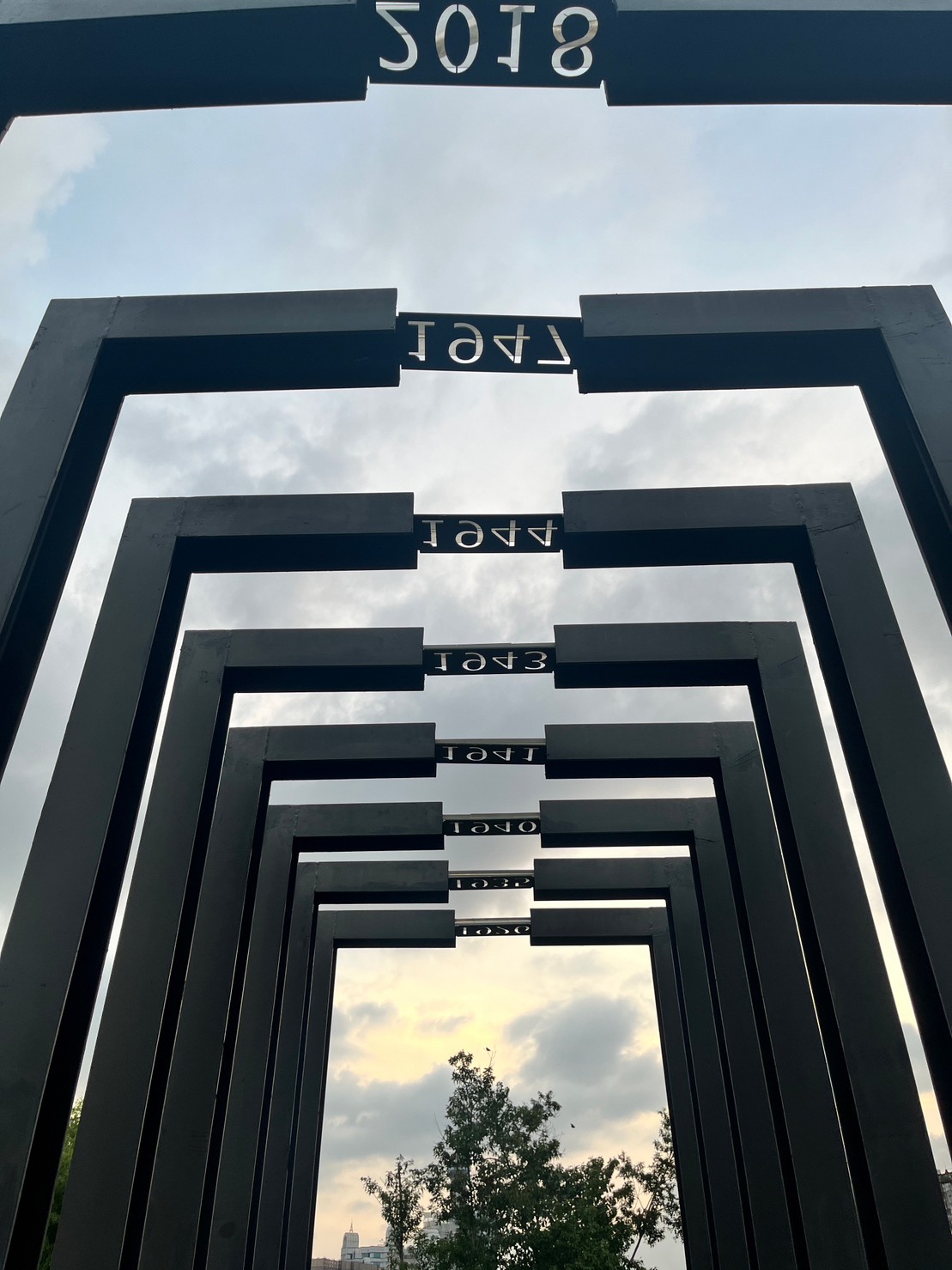 Enjoy the Enjoy the view of the Yongquan Park