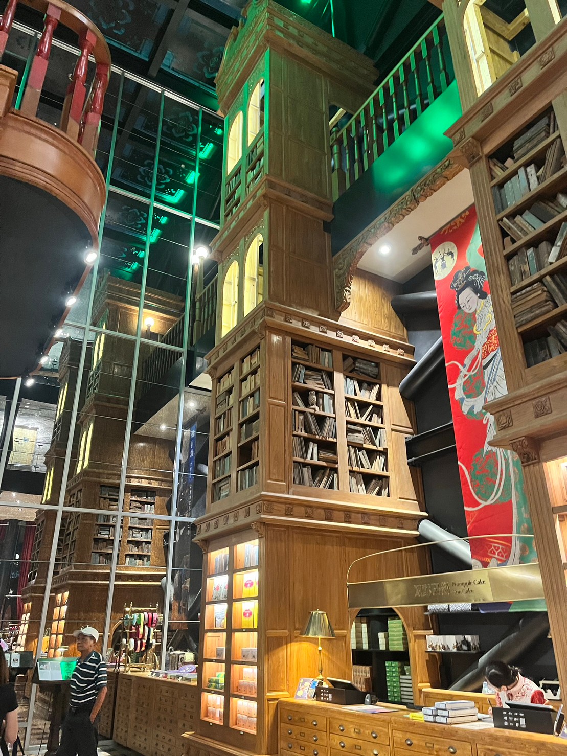 Enjoy the Ice cream of the Miyahara